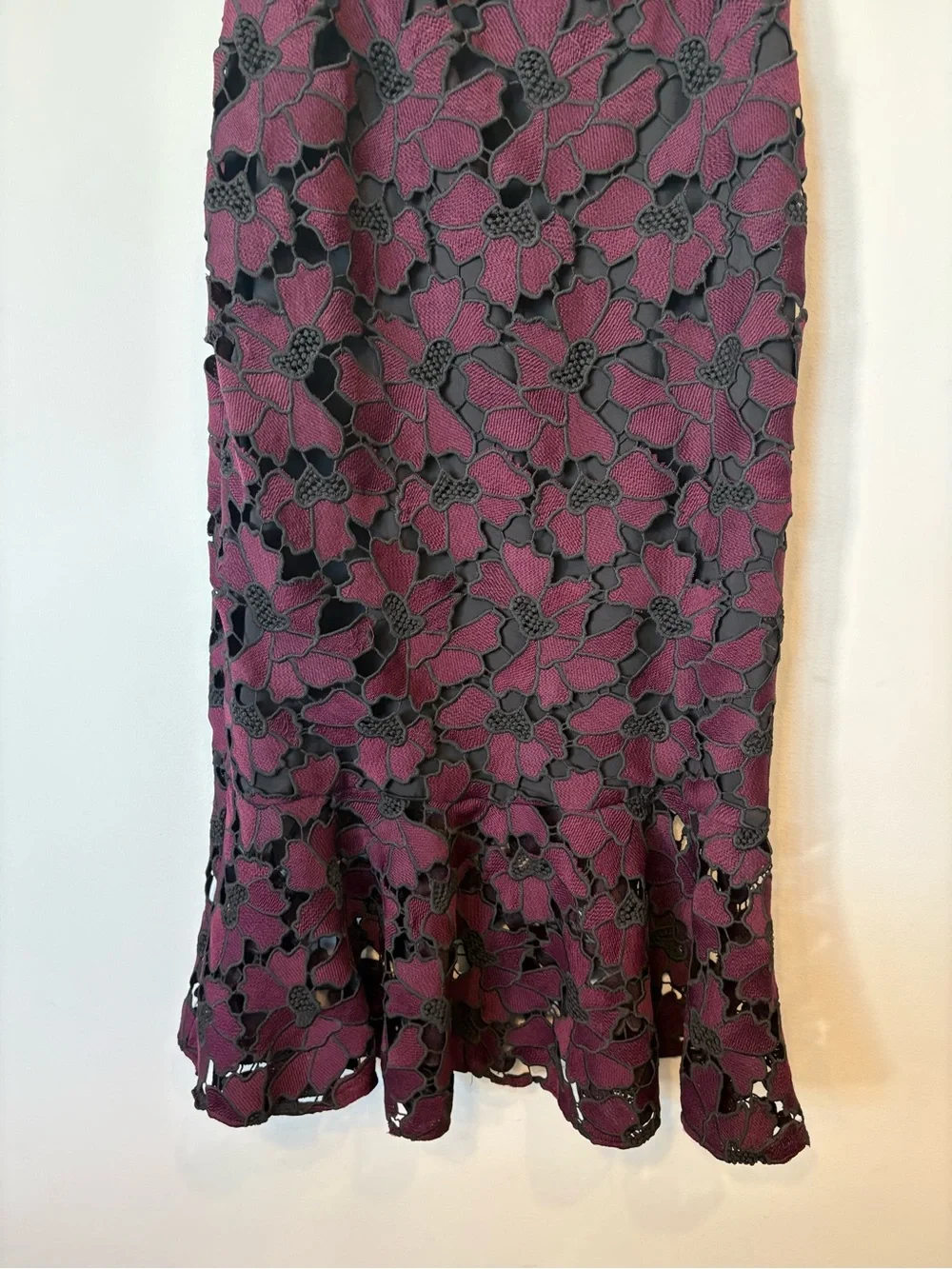 SHOSHANA midnight Off-Shoulder Burgundy Lace Midi Dress